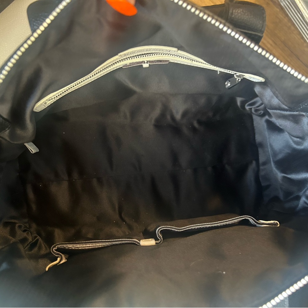 Henri Bendel Bag Chic Spruce Street Satchel Henrino longer available online - Picture 7 of 14